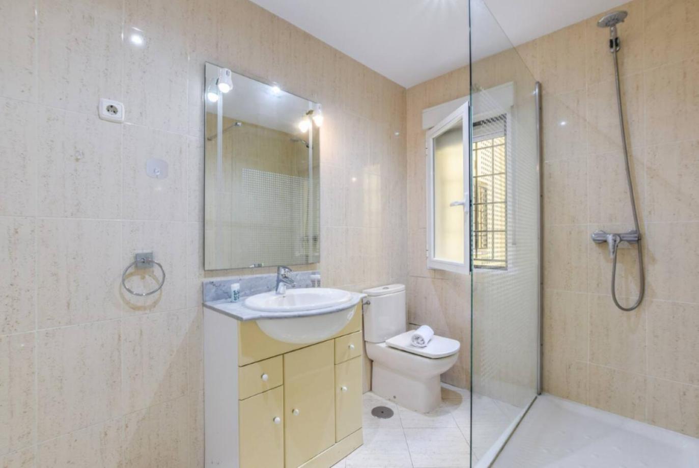 Apartamento Charming Overlooking Plaza Mayor Madrid
